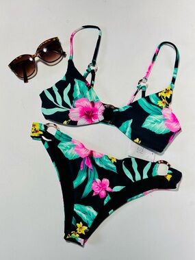 NWT Tilly’s Full Tilt Floral Tropical Skimpy Triangle Bikini Black Pink Green